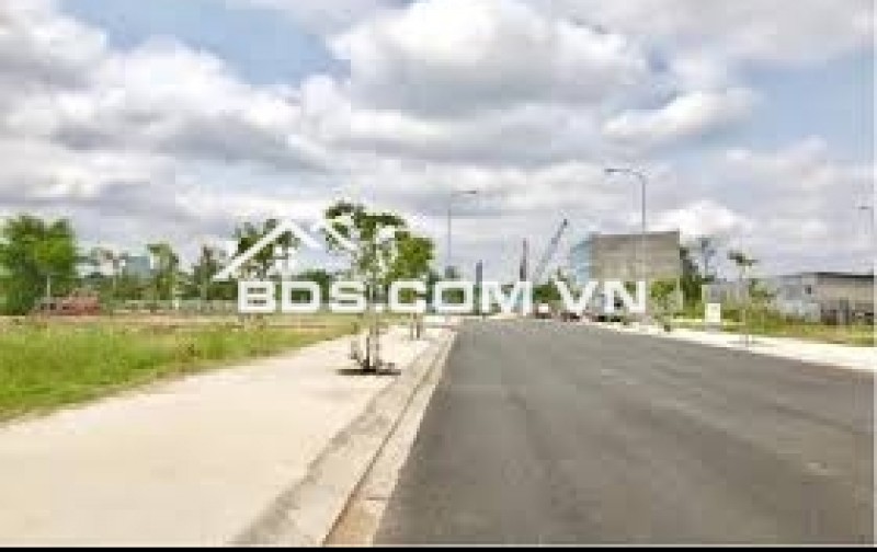 Sang nhượng đất mặt tiền ĐT 720, quốc lộ 55  tại  Suối Kiết, Huyện Tánh Linh, tỉnh Bình Thuận.